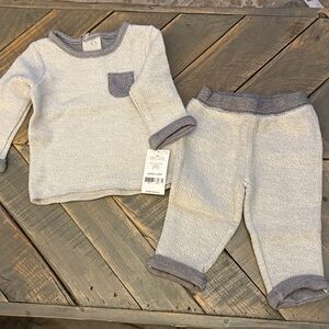 Unisex Carter's grey and white/cream two piece 6 months